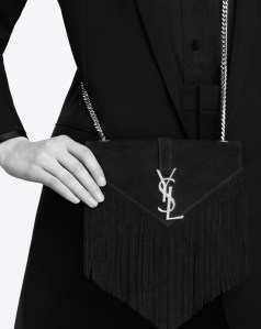 La "Monogram Bag" di YSL in suáde con frange